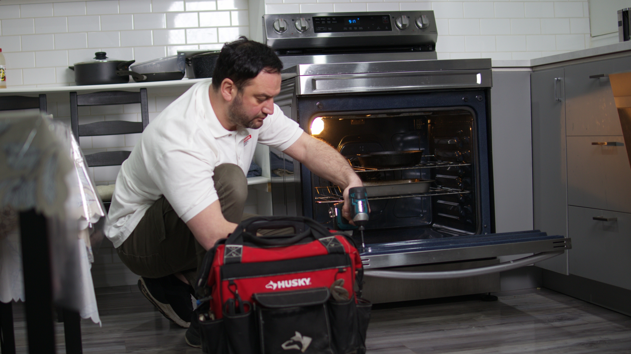 oven repair technician